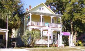 LuLi's Cupcakes is located just north of St. Augustine's historic district, across the street from the Mission Nombre de Dios.