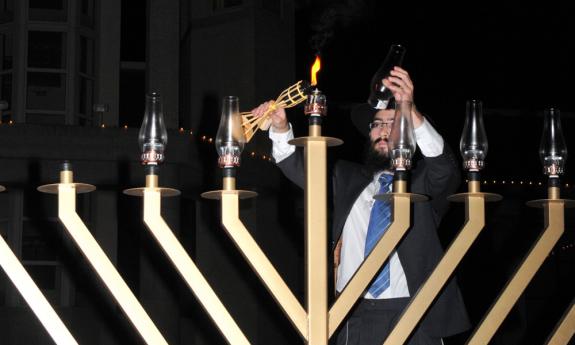 Giant Menorah Lighting 2018