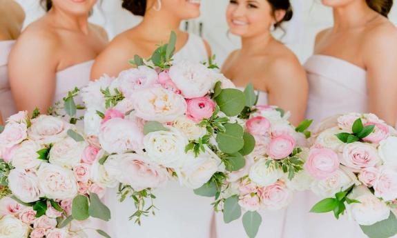 Bridal flowers courtesy of Malia Floral Design in Ponte Vedra FL.