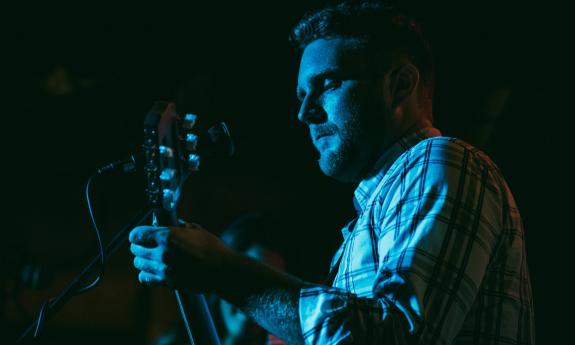 Nolan Curtis playing live