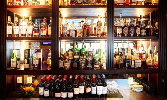 The bar at Mulligan's Pub Ponte Vedra Beach.