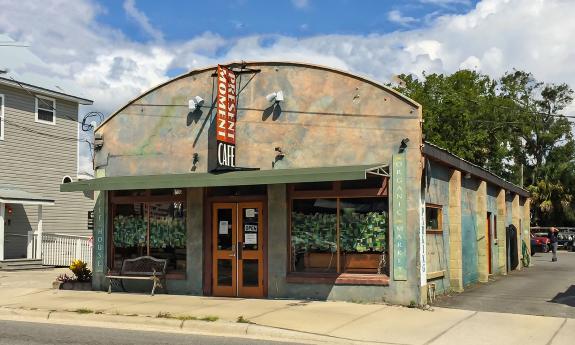 View from King Street of the front of Present Moment Cafe raw restaurant.