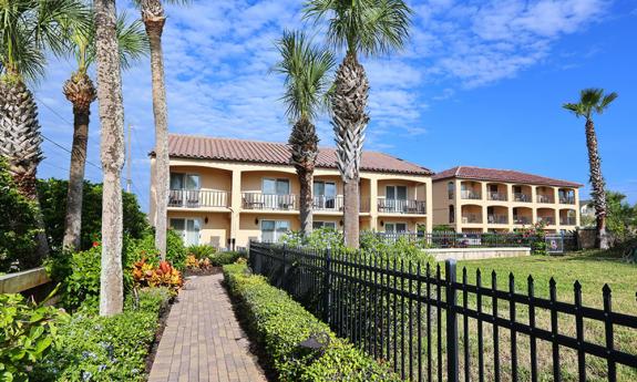 Walking paths at La Fiesta Ocean Inn & Suites 