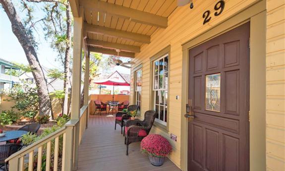 Agustin Inn's front entrance courtyard.