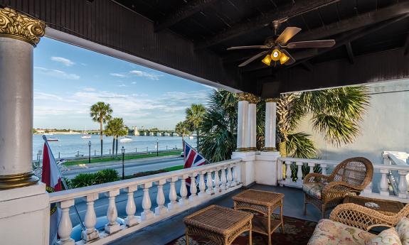 Outdoor seating with the view of the bayfront at Casablanca Inn 