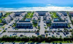 Four Winds Condominiums offers a beautiful beach getaway in St. Augustine.