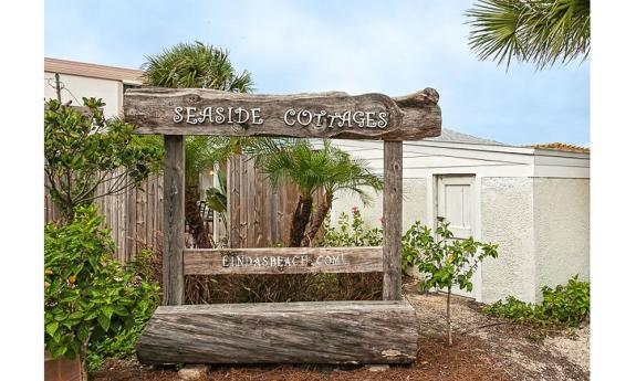 The entrance to Linda's Beach Rentals in St. Augustine.