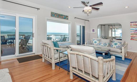 Inside Wren's Beach Rentals at the Beach 