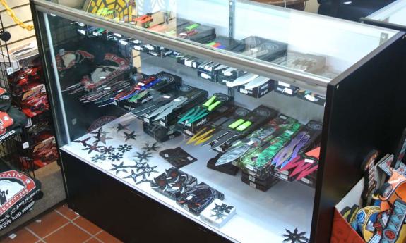 Find knives, kunai, and throwing stars at Bear Mountain Outfitters.