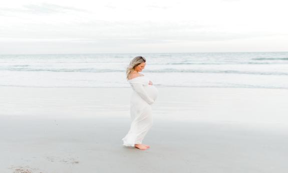 Colleen Lindhurst Photography captures expecting moms on St. Augustine's beaches.