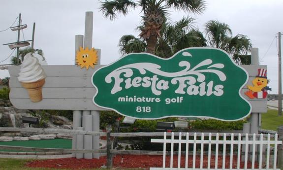 Fiesta Falls has special seasonal hours, and during the holidays is often decorated with lights and Christmas displays.