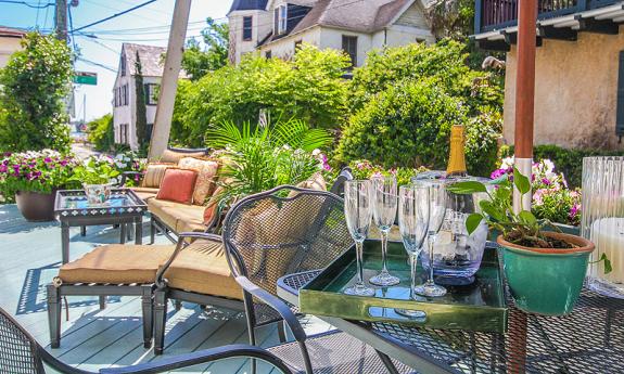 The Kenwood Inn's lush courtyard is a perfect spot for wedding celebrations.