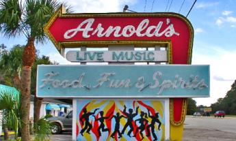 Arnold's Lounge