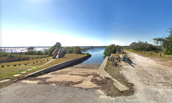 The entryway onto the boat ramp at Palmetto Road