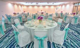 Guest seating with a southern coastal them at a wedding reception at Guy Harvey Resort St. Augustine Beach.