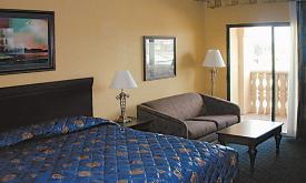 Hampton Inn Vilano guest room in historic Saint Augustine. 